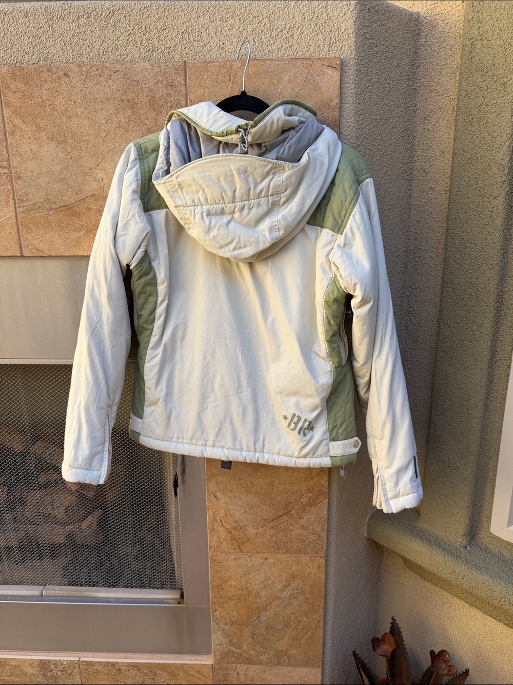 BETTY RIDES Snowboard/Ski Jacket - Picture 5 of 6
